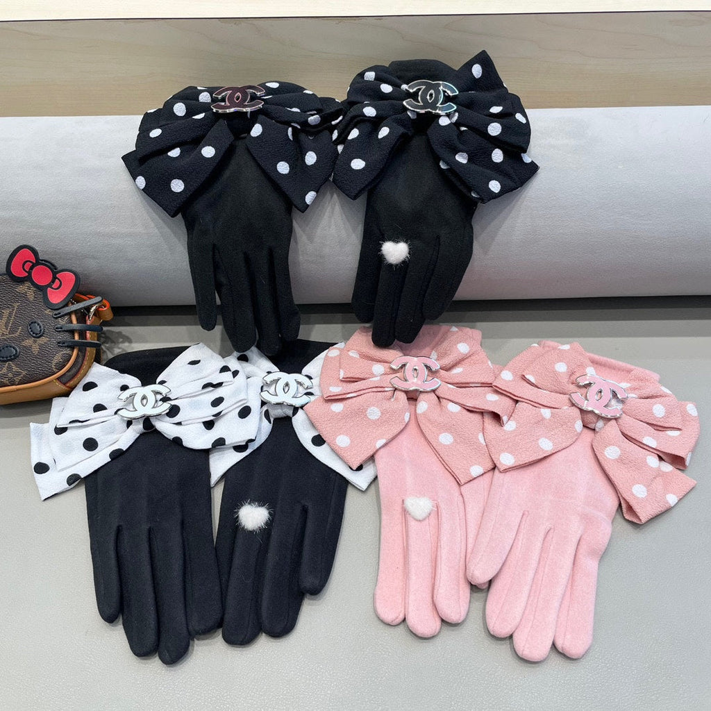 CHANEL GLOVES IN BLACK MIX WHITE WOOL 454572