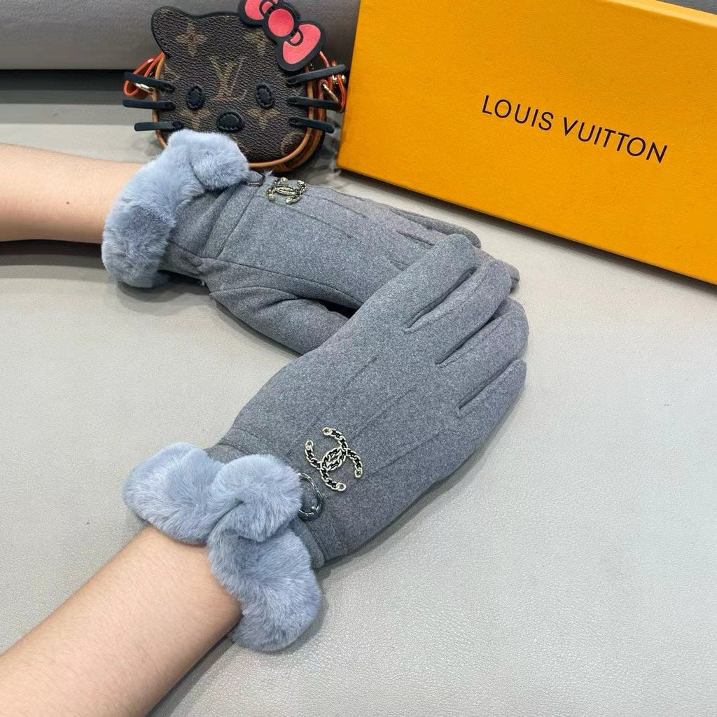CHANEL GLOVES IN SHARK GRAY WOOL WITH RABBIT FUR 458522