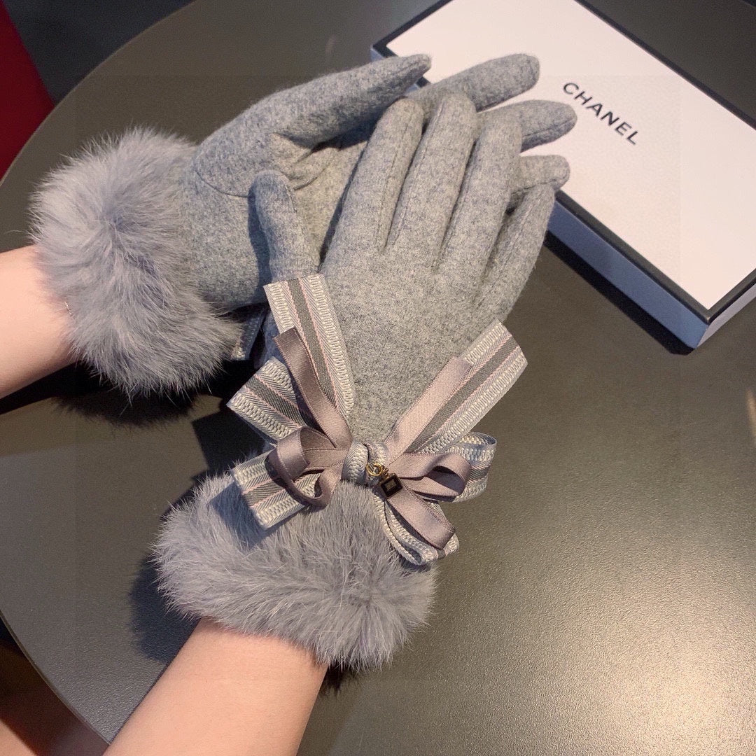 CHANEL GLOVES IN DOLPHIN GRAY WOOL AND RABBIT FUR 441838
