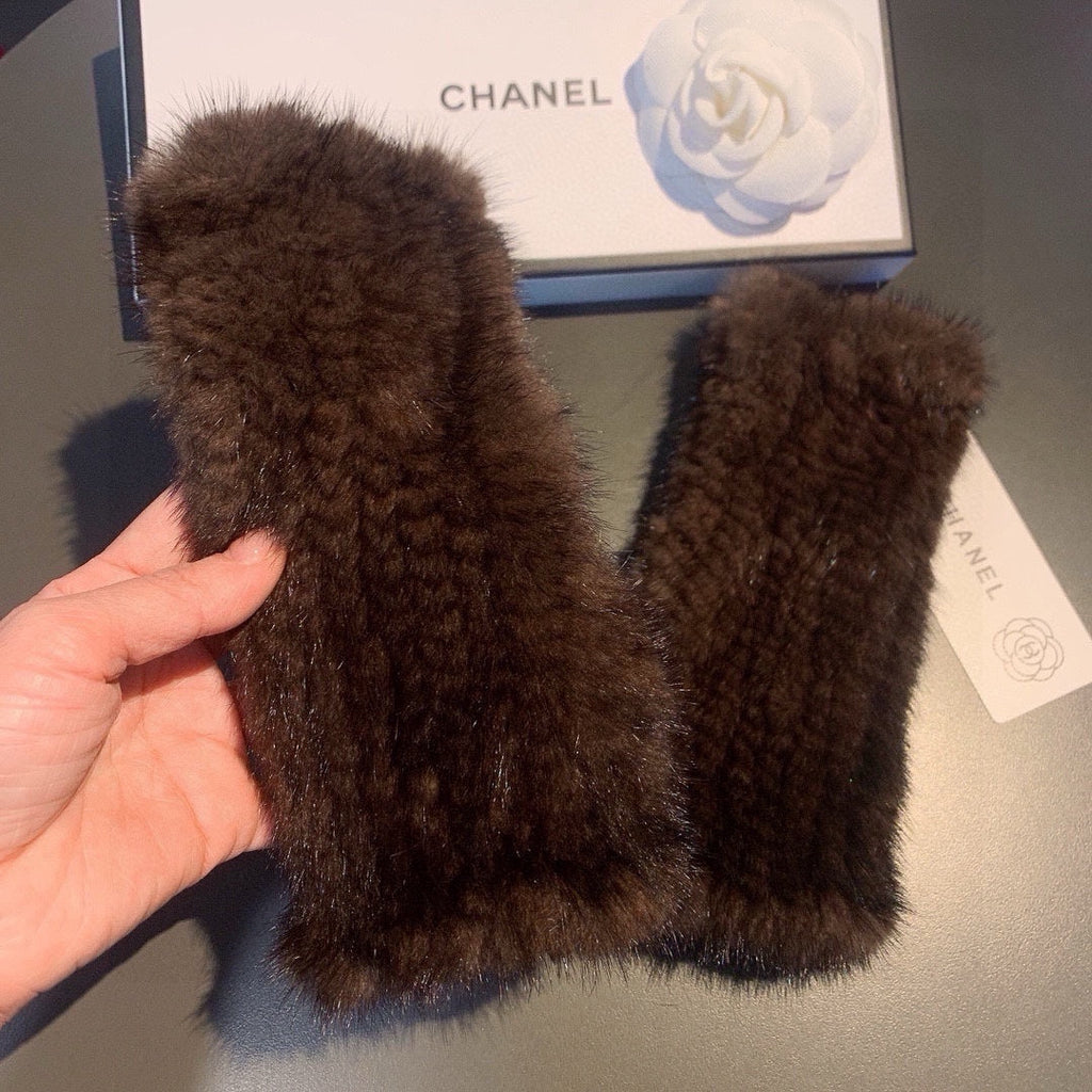 CHANEL FINGERLESS GLOVES IN GINGERBREAD BROWN RABBIT FUR 462280
