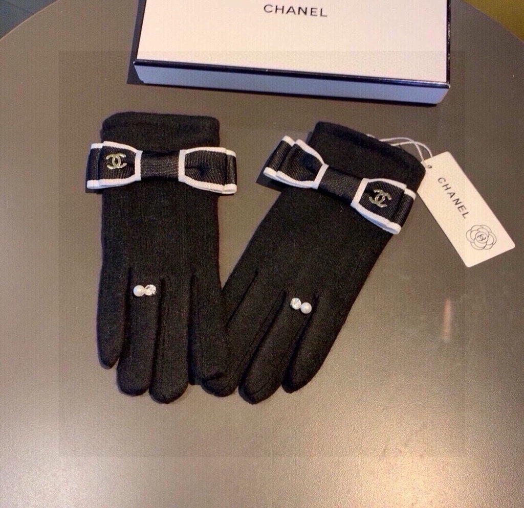 CHANEL GLOVES IN BLACK WOOL WITH BOW 463857