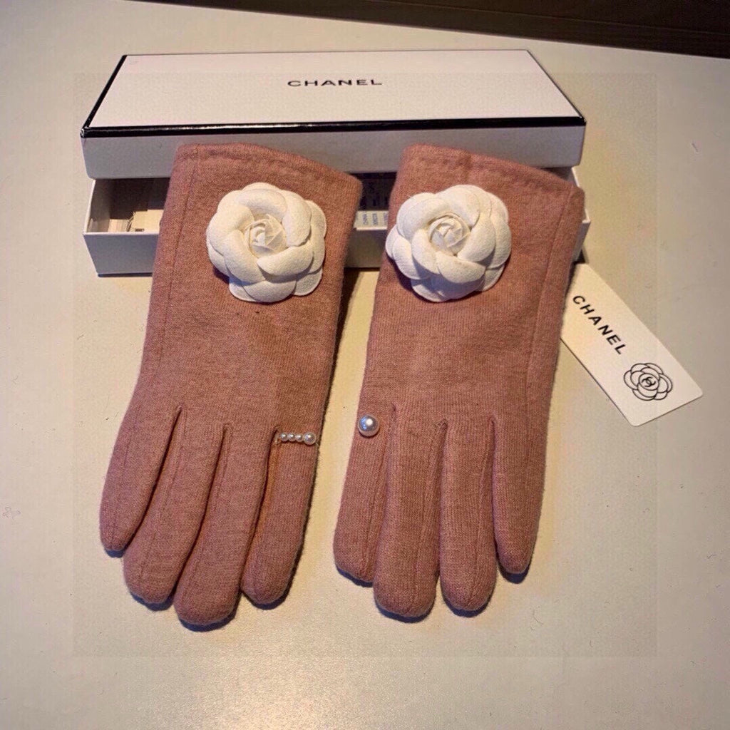 CHANEL GLOVES IN CREPE PINK WOOL WITH LARGE WHITE FLOWER 464992