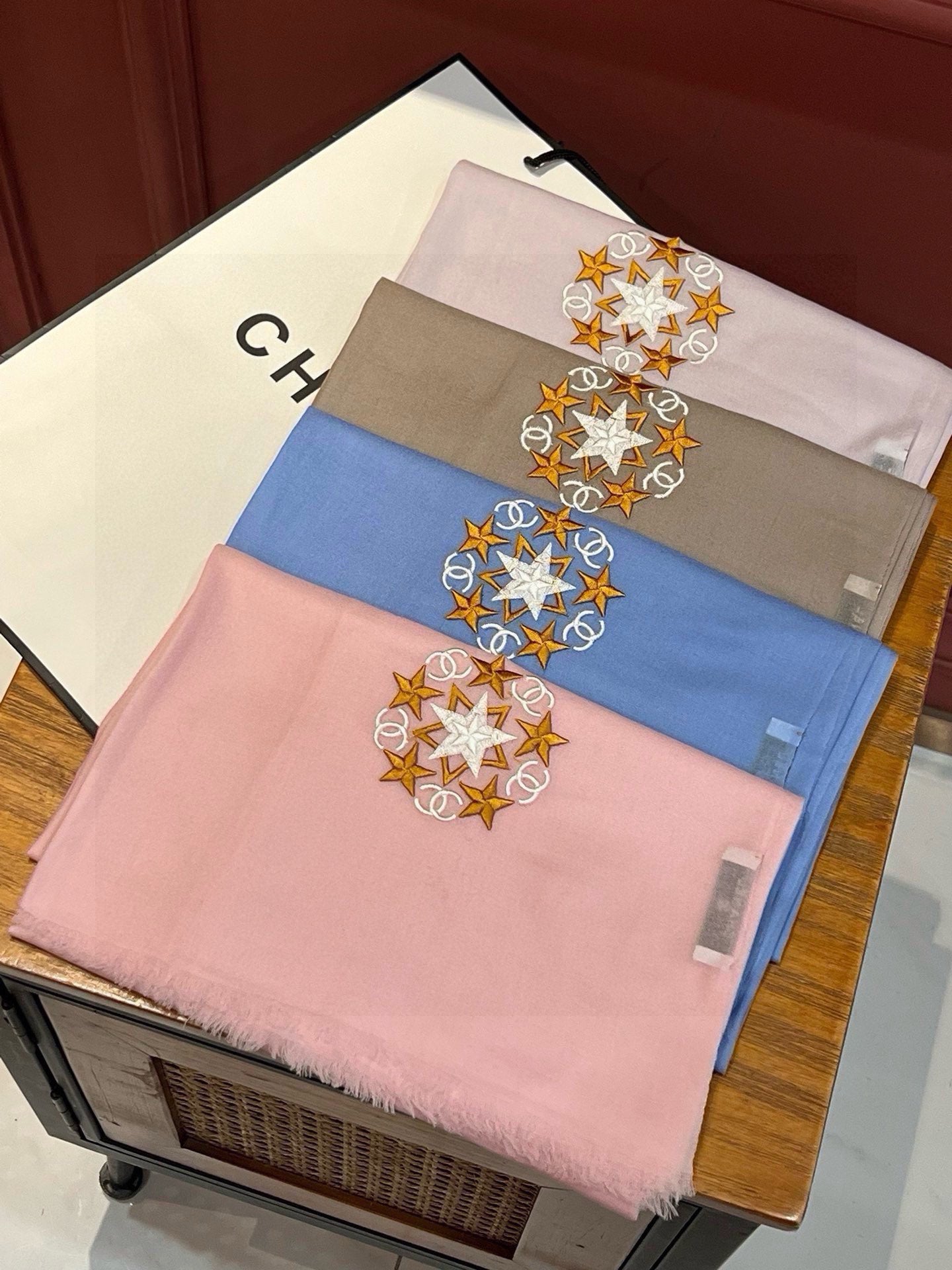 CHANEL SCARF 200 CM IN BLUSH PINK CASHMERE 394617