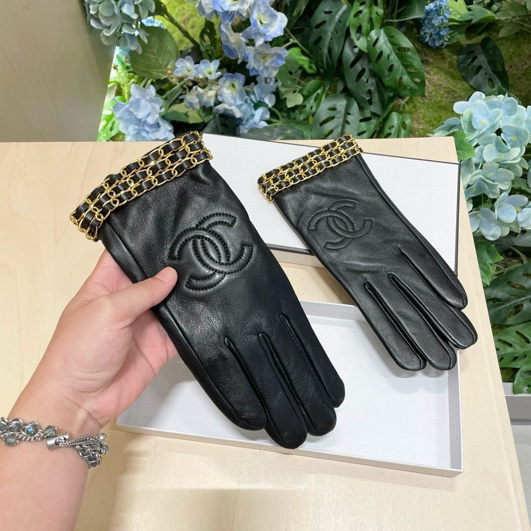CHANEL GLOVES IN BLACK LAMBSKIN 463822