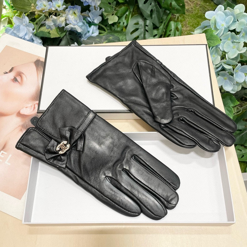 CHANEL GLOVES IN BLACK LAMBSKIN 464978